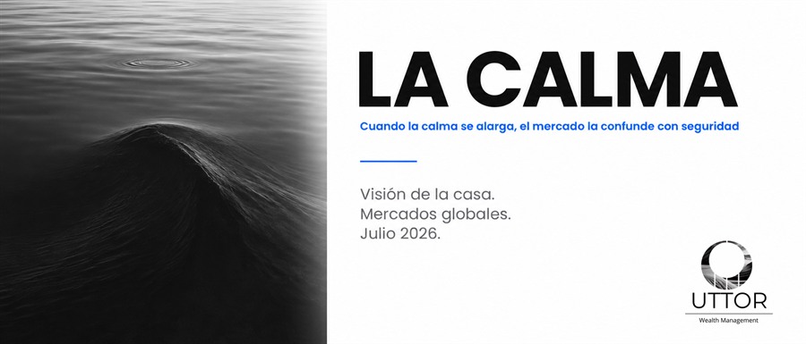 Creatividad del análisis LA CALMA: mar en calma con una ola oscura formándose bajo la superficie